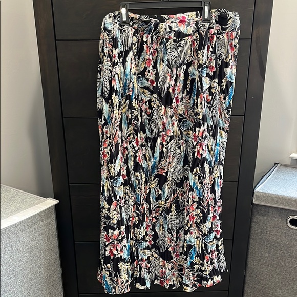 Floral Black Skirt - Picture 1 of 4